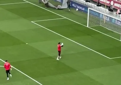Altay Bayındır'a sevgi seli!