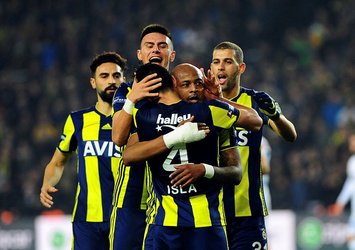F.Bahçe taraftarları aşka geldi: "Özlemişiz be abi!"