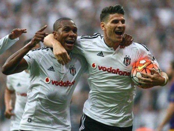 Ünlüler Beşiktaş’ın şampiyonluğunu böyle kutladı