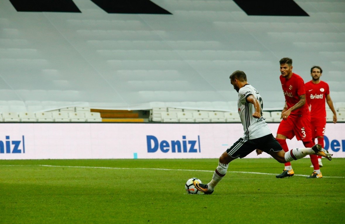 Beşiktaş - Antalyaspor maçından kareler