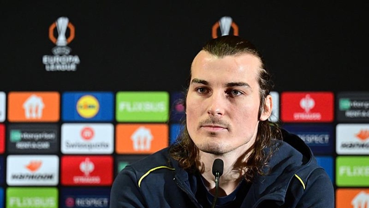 Fenerbahçe'ye Çağlar Söyüncü şoku! Maça devam edemedi Fenerbahçe'ye Çağlar Söyüncü şoku! Maça devam edemedi
