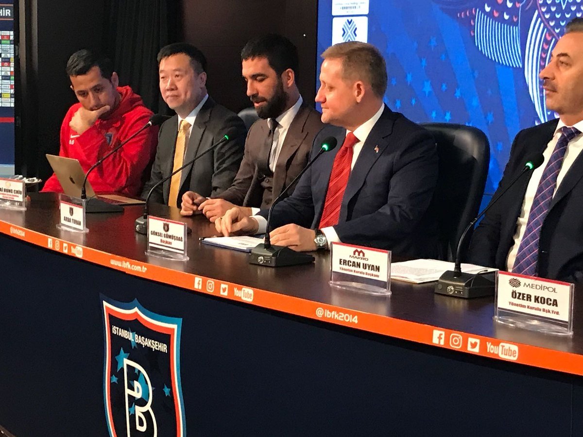 Arda Turan resmen Başakşehir’de