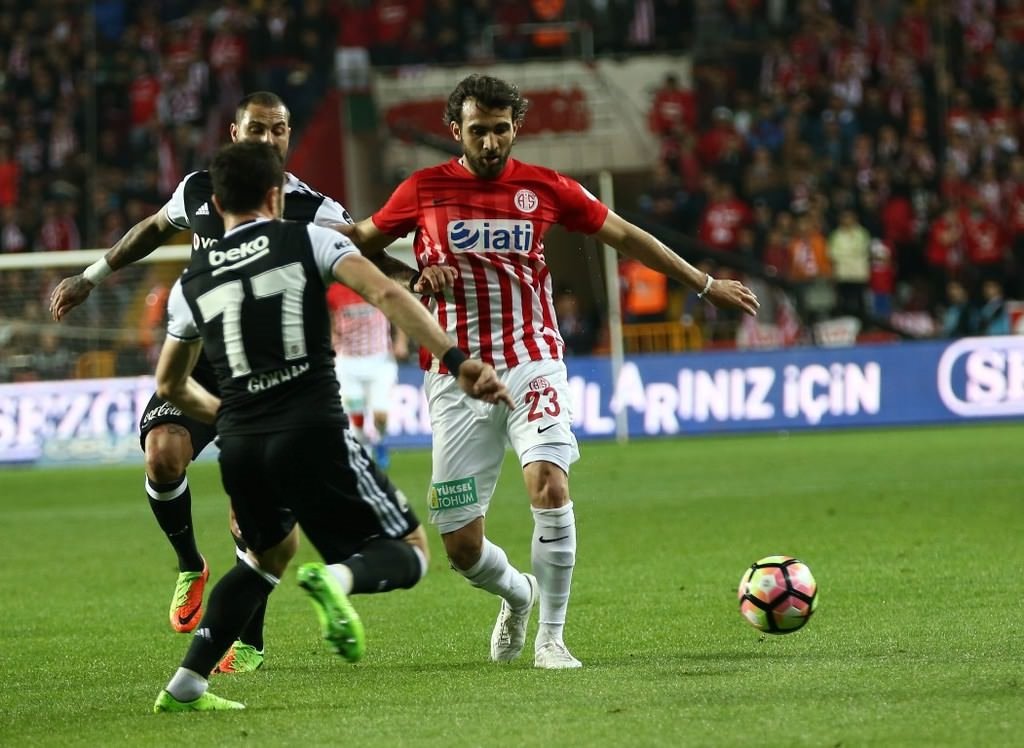 Antalyaspor-Beşiktaş karşılaşmasından kareler