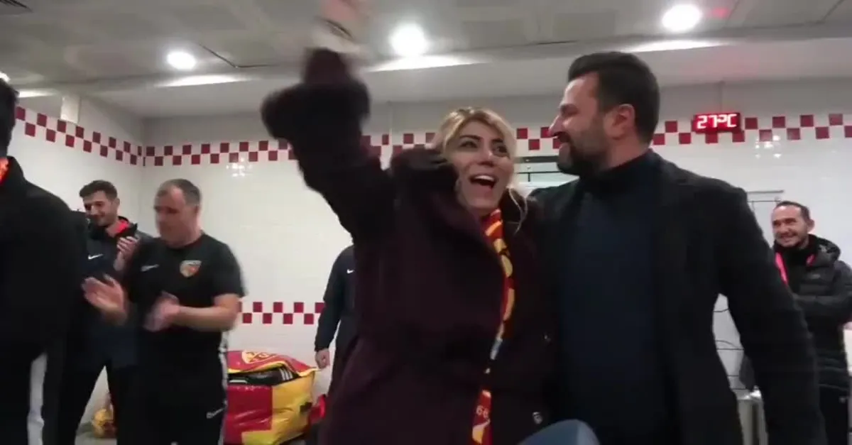 Kayserispor Başkanı Berna Gözbaşı soyunma odasına indi