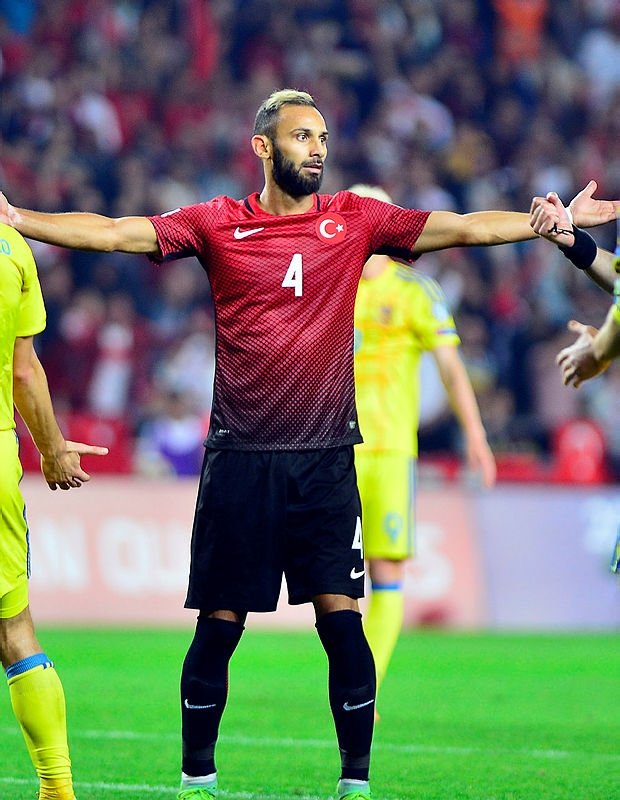 Milli futbolcuların menajerleri kim?