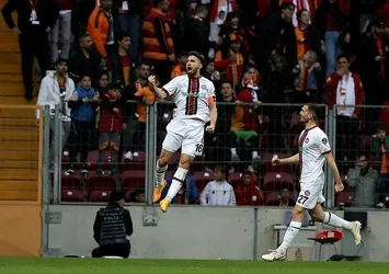 Borini bombası! Menajeriyle görüşmeler başladı