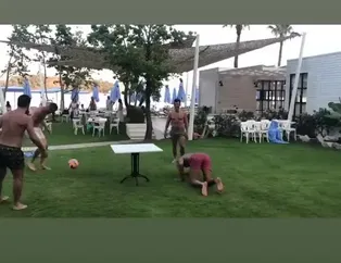 Arda Turan ile Burak Yılmaz Emre Belözoğlu ile Volkan Demirel'e karşı