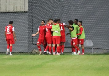 Ümraniyespor 3 puanla tanıştı