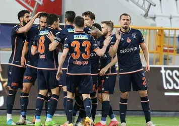 Başakşehir'den kritik 3 puan! 2 hafta sonra kazandı