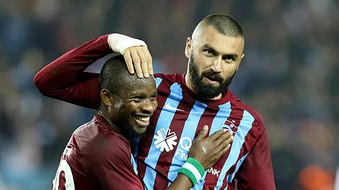 Trabzonspor'da Burak Yılmaz ve Onazi sevinci - 1