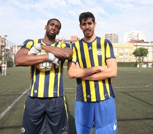 Ekpe Udoh kaleye geçti