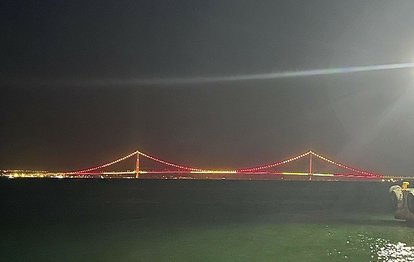 Çanakkale Köprüsü sarı-kırmızı!