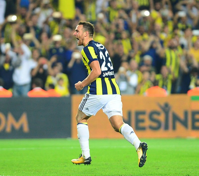 İngiltere Fenerbahçeli Janssen’i konuşuyor!