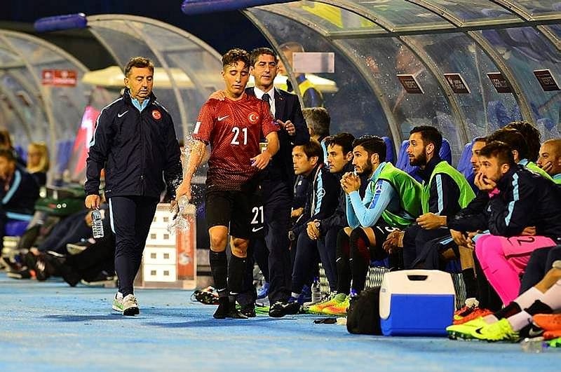 Kendine gel Emre! Yaptığın saygısızlık!