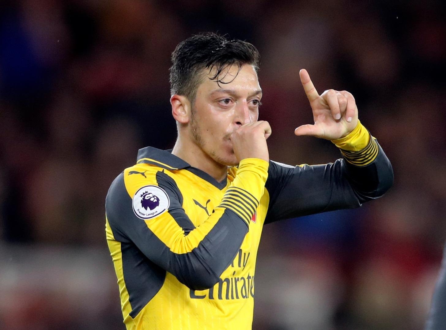 Mesut Özil, Fenerbahçe’yi açıkladı