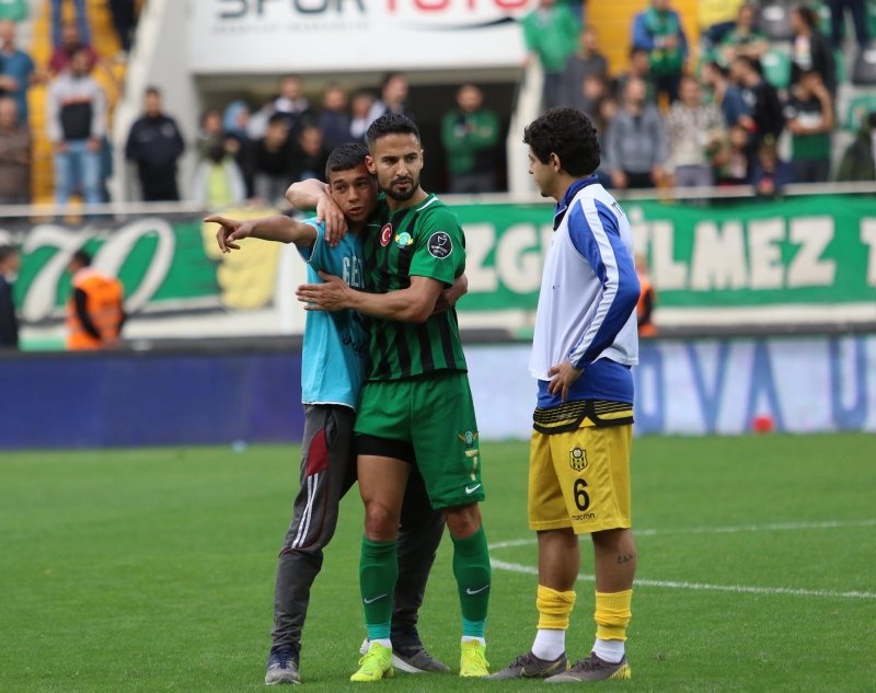 Akhisar - Yeni Malatya maçından kareler
