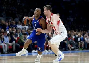 Anadolu Efes'in Fınal-Four umudu son maça kaldı
