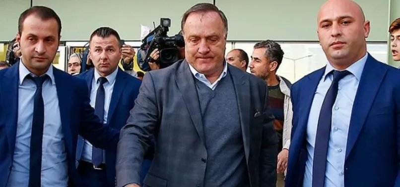 Dick Advocaat biletini aldı Hollanda'ya gidiyor