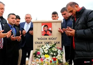 Sinan Şamil Sam mezarı başında anıldı