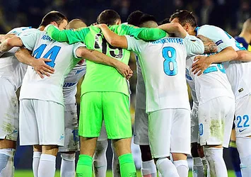 Zenit iki ay sonra sahaya çıktı
