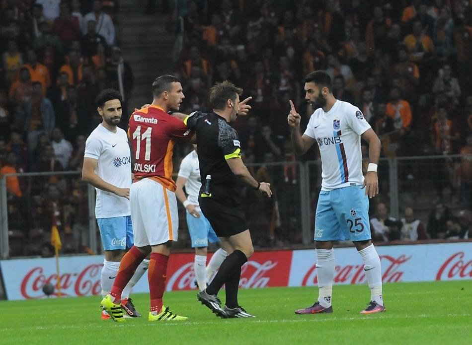 Süper Lig’e hakem hataları damga vurdu