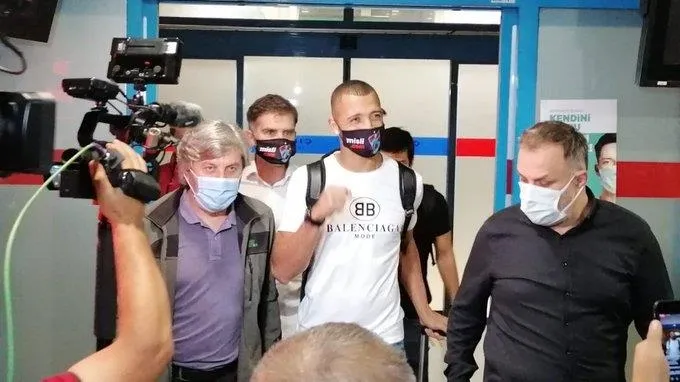 Son dakika: Trabzonspor'un yeni transferi Vitor Hugo Trabzon'da - 1
