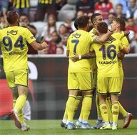 Real Madrid - Fenerbahçe maçına Altay Bayındır damgası