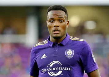 Cyle Larin’e yakın takip