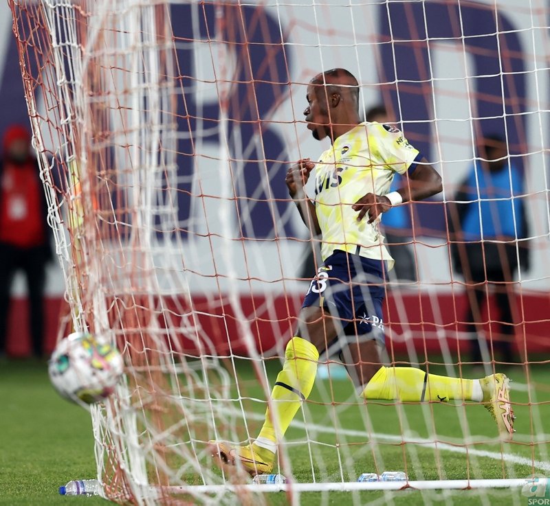 Arda Güler’i gördü gözyaşlarını tutamadı! İşte Ümraniyespor - Fenerbahçe maçından kareler