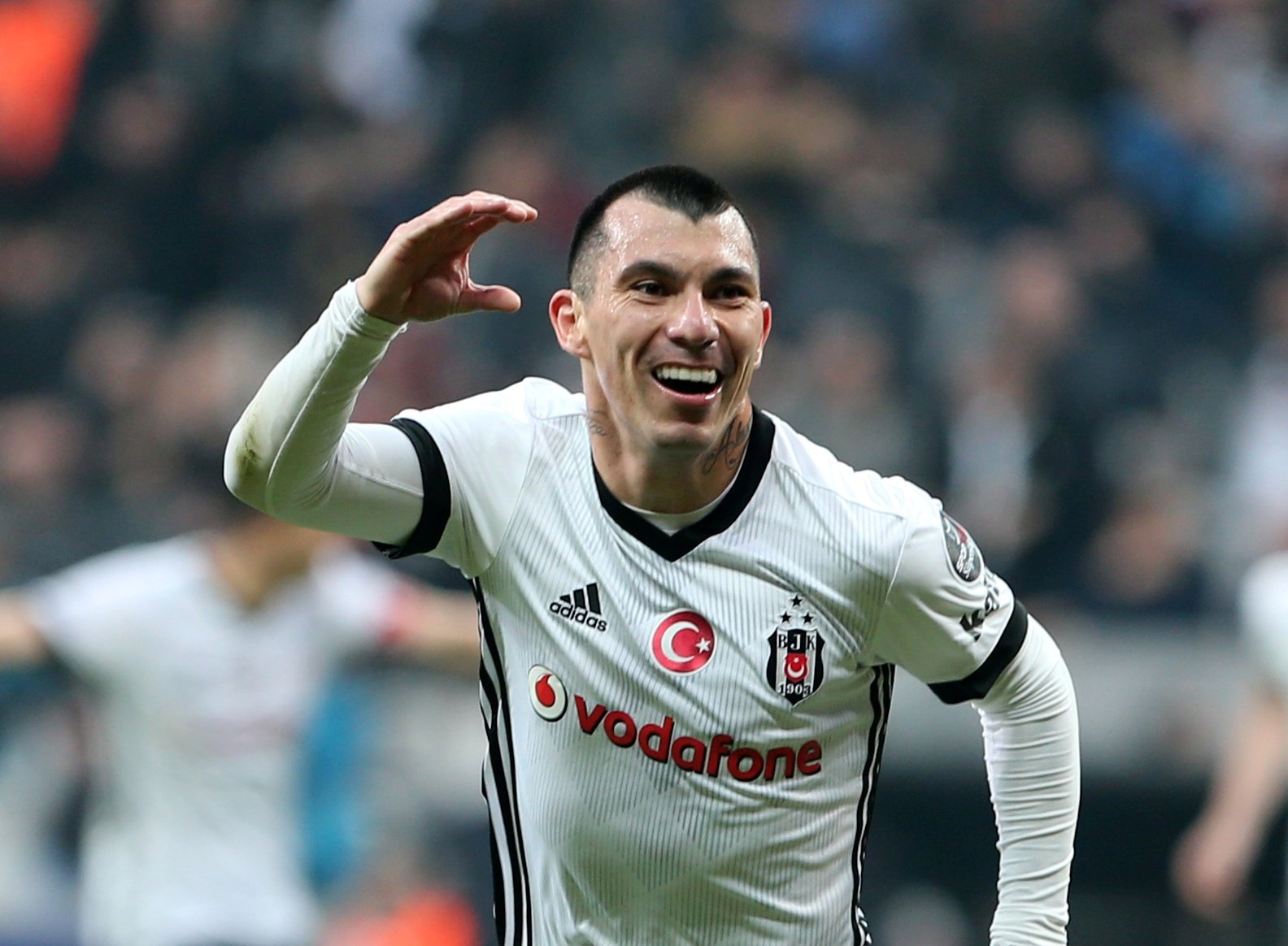 Beşiktaş’a Gary Medel piyangosu!