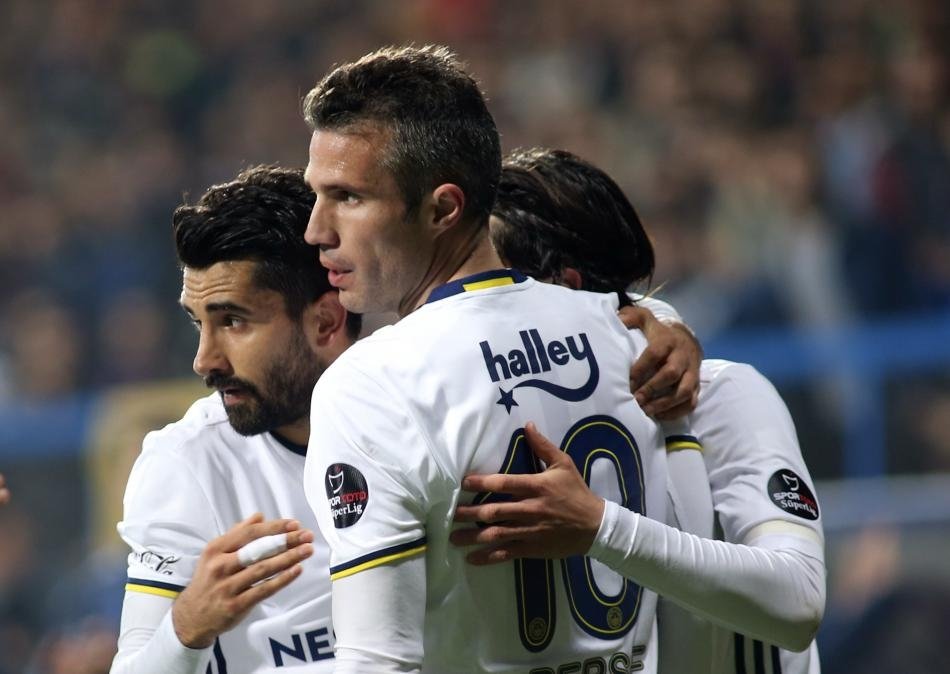 Galatasaray - Fenerbahçe derbisi öncesi ortam ısınıyor