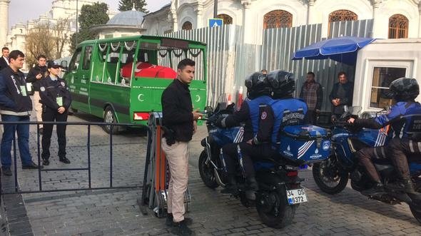 Efsane son yolculuğuna uğurlandı