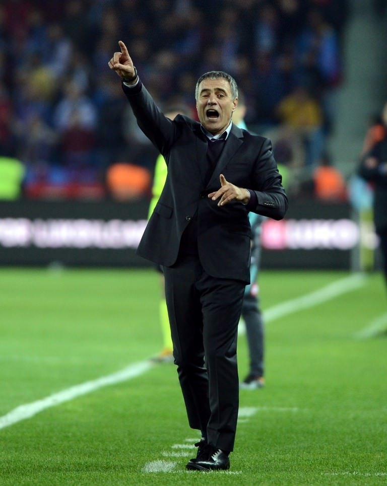 Trabzonspor-Galatasaray karşılaşmasından kareler