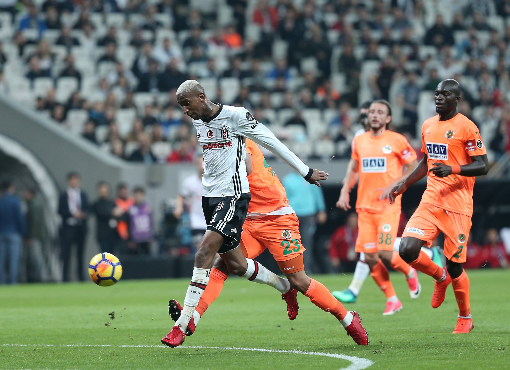 Talisca sosyal medyayı da salladı!