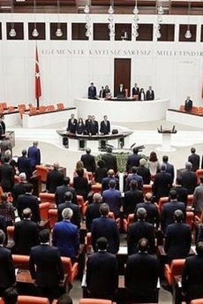 Fenerbahçe Üniversitesi TBMM'den geçti