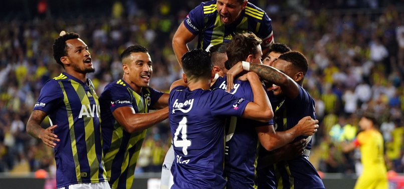 Fenerbahçe ve Antalyaspor'un 11'leri belli oldu