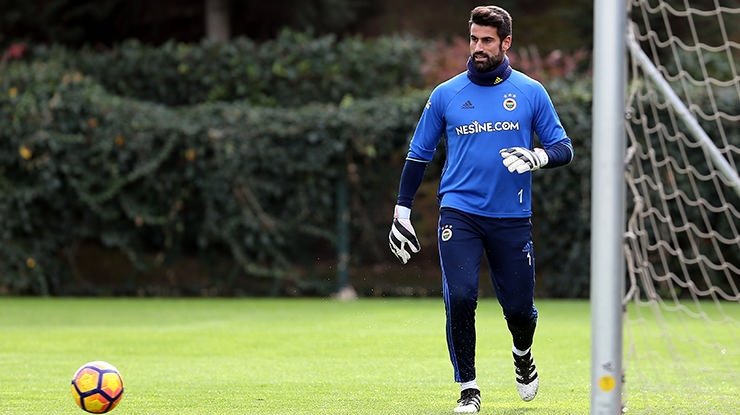 Derbiye saatler kala Volkan Demirel...