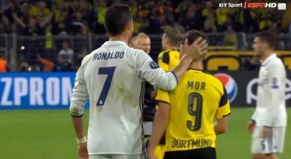 Ronaldo ve Emre Mor’un karesi sosyal medyada olay oldu!