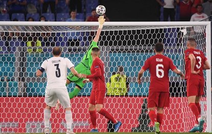Son dakika EURO 2020 haberleri: Uğurcan Çakır’dan Türkiye - İtalya maçında müthiş kurtarış! Havada asılı kaldı