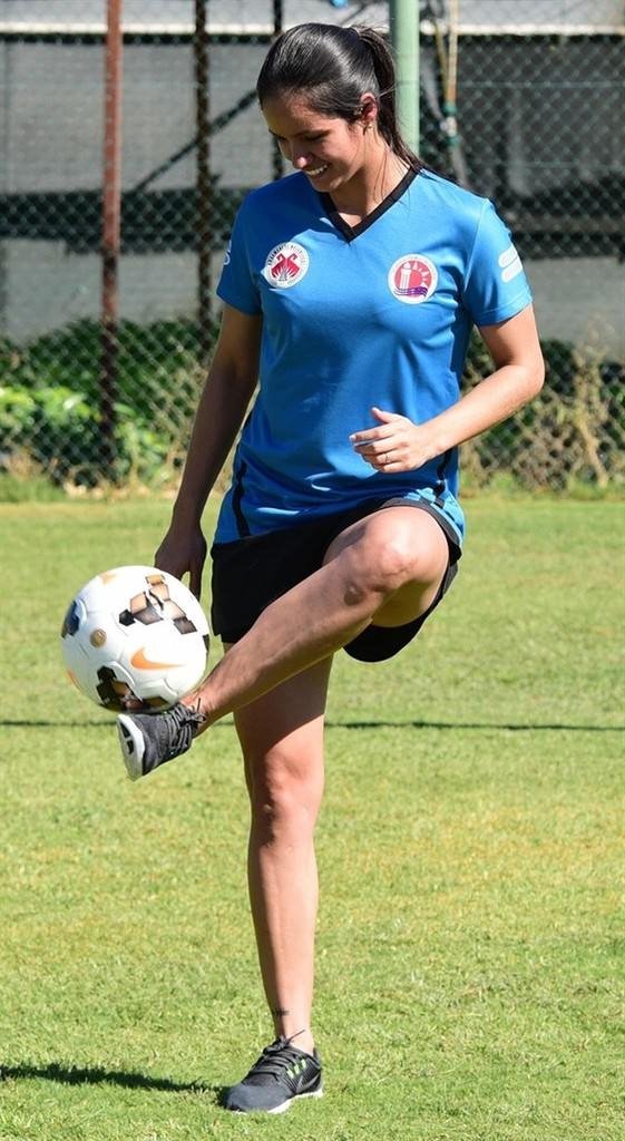 Dişi Ronaldinho taraftarı büyüledi