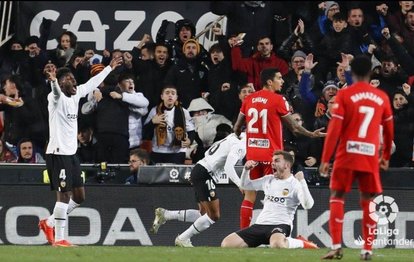 Valencia 2-2 Almeria MAÇ SONUCU-ÖZET | Gol düellosunda kazanan yok!