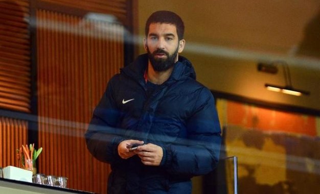 Arda Turan için olay pankart