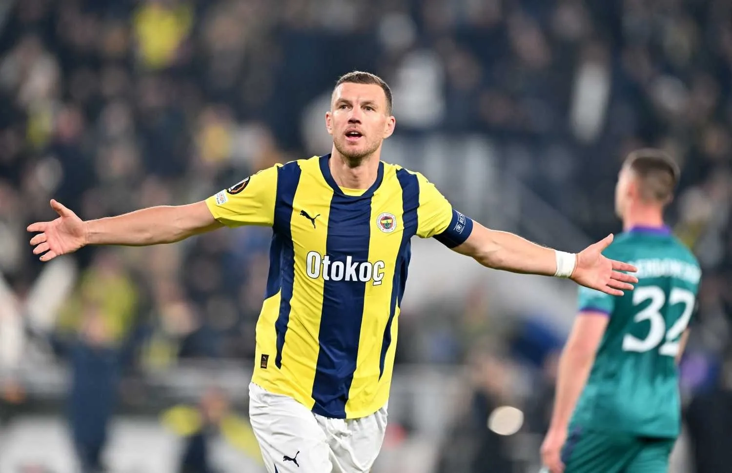 Fenerbahçe'den Edin Dzeko paylaşımı
