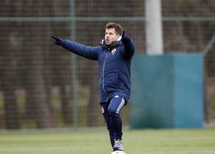 Son dakika spor haberi: Fenerbahçe'den ses getirecek transfer! A Milli Takım'ın yıldızı adım adım çubukluya...