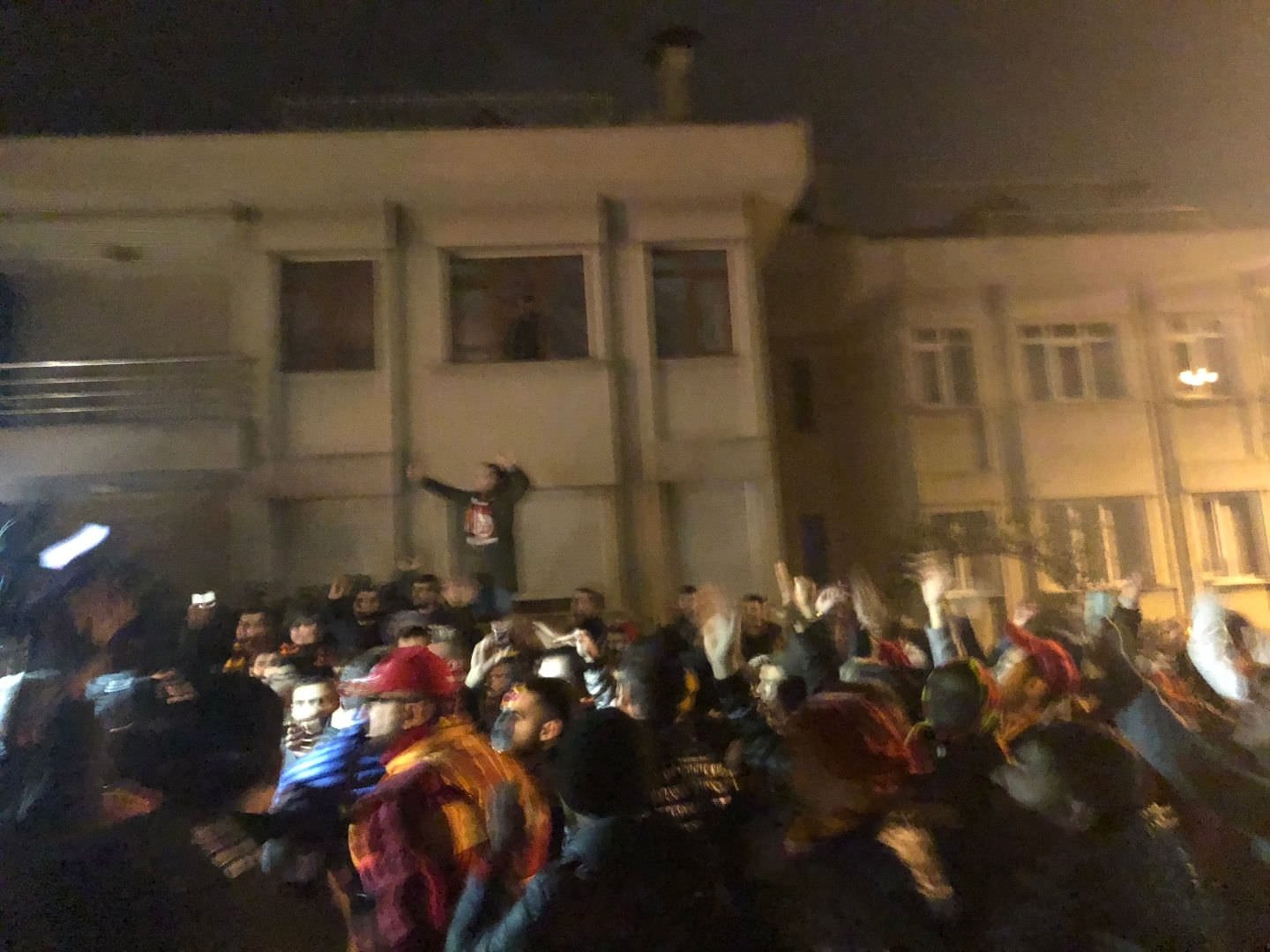 Tudor’un vedasında şok an!