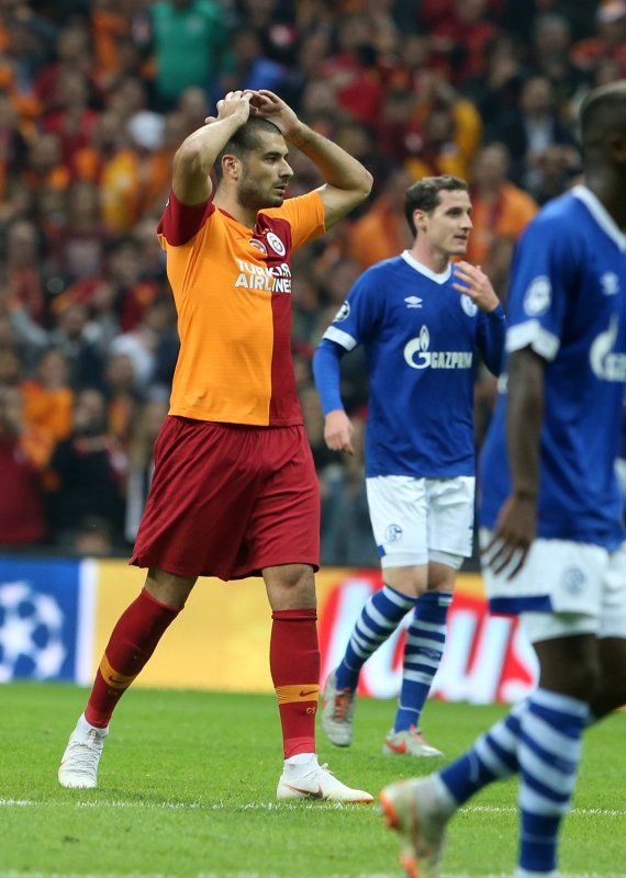 Galatasaray’da Fatih Terim Eren Derdiyok’u sildi!