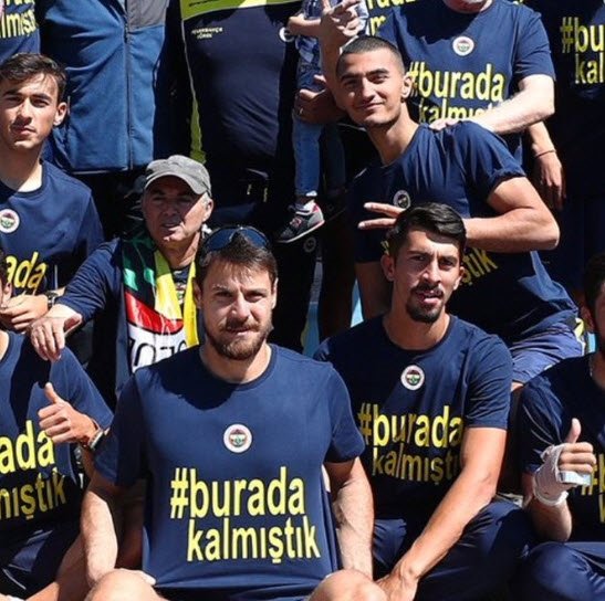 Fenerbahçe Kürek Takımı’ndan Galatasaray’a ’Nerede Kalmıştık?’ göndermesi