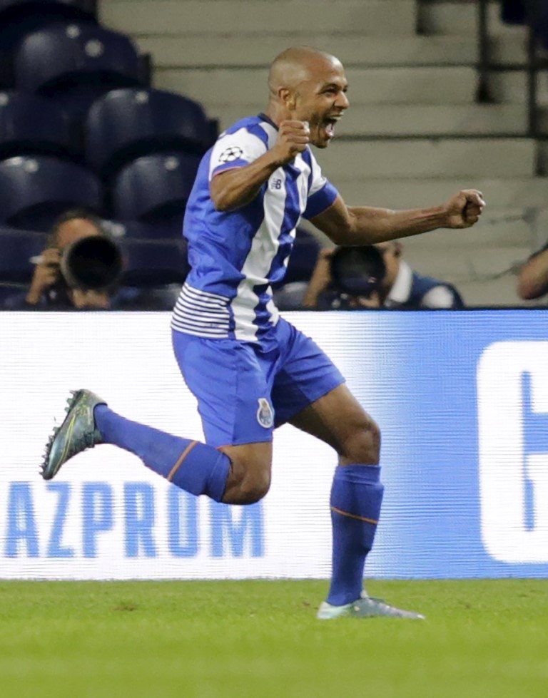 Brahimi Beşiktaş’tan teklif bekliyor