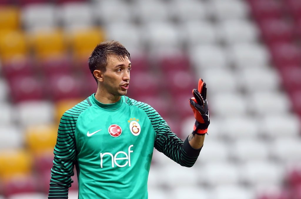Muslera çalım attı taraftar çıldırdı