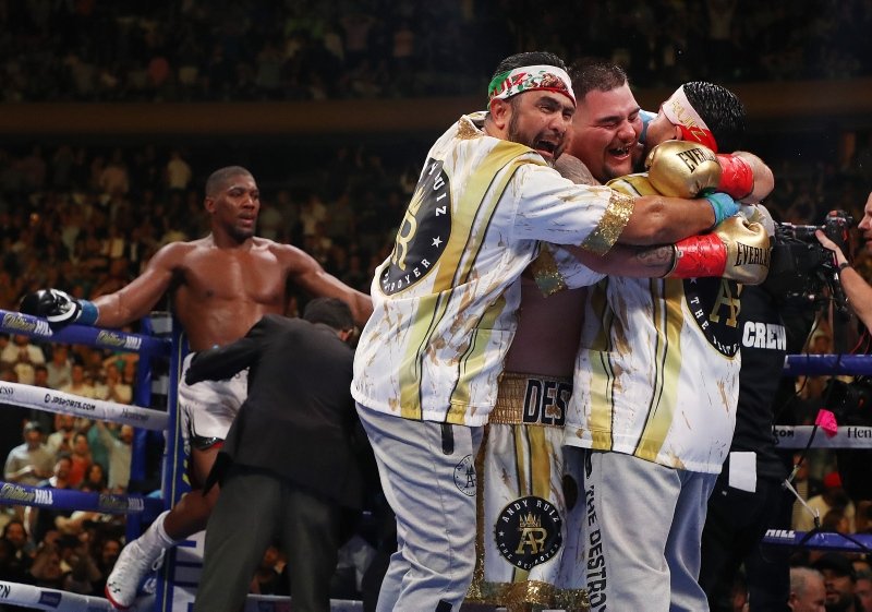 Anthony Joshua ilk yenilgisini aldı!